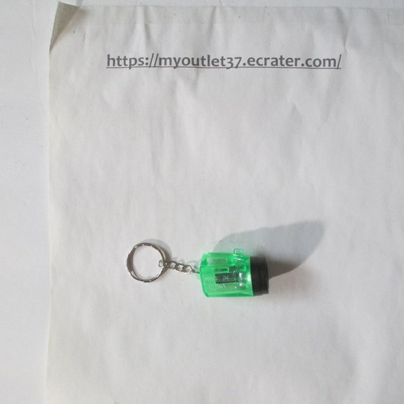 Green Flashlight - Fun Size Mini Key Chain - Brand New - Picture 1 of 2